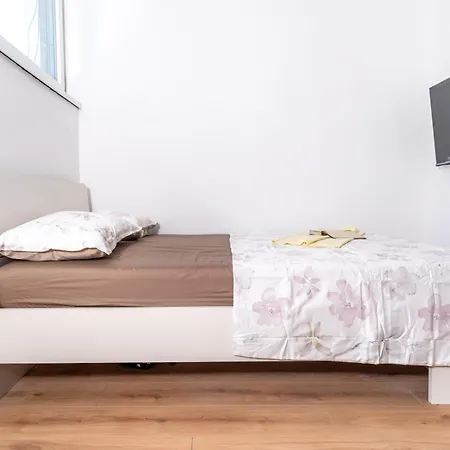 App Mateo - 700m From The Sea شقة بولا