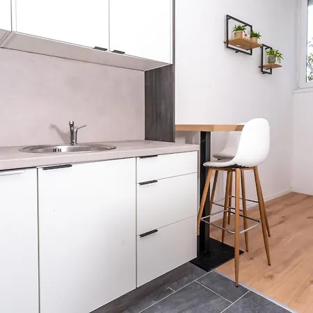 App Mateo - 700m From The Sea Apartment Pula